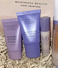Meaningful Beauty Cindy Crawford – 8 piece Skin Care set – Deluxe sizes BNIB