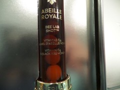 New GUERLAIN Abeille Royale Vitamin C Radiance Treatment Set , retail $215