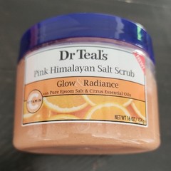 DR TEAL&rsquo;S Pink Himalayan Salt Scrub & LATIKA Uplift Shower Steamer Bundle