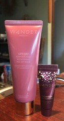Wander beauty 2 piece set – Lift Off and Glowtion