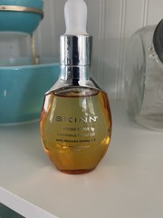 SKINN Divine Elixir Luminous Manuka Honey + C. 1 oz ( 30 mL ) Sealed New