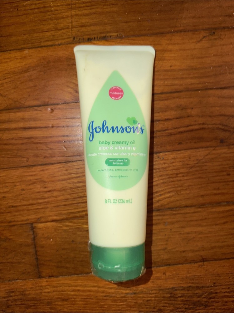 Johnson&rsquo;s Body Lotion Creamy Oil with Aloe VitaminE Moisturizing 8.0oz