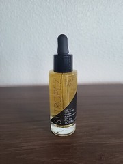 St. Tropez Luxe Tan Tonic Drops 30ml/1.01 fl oz. Damaged Box