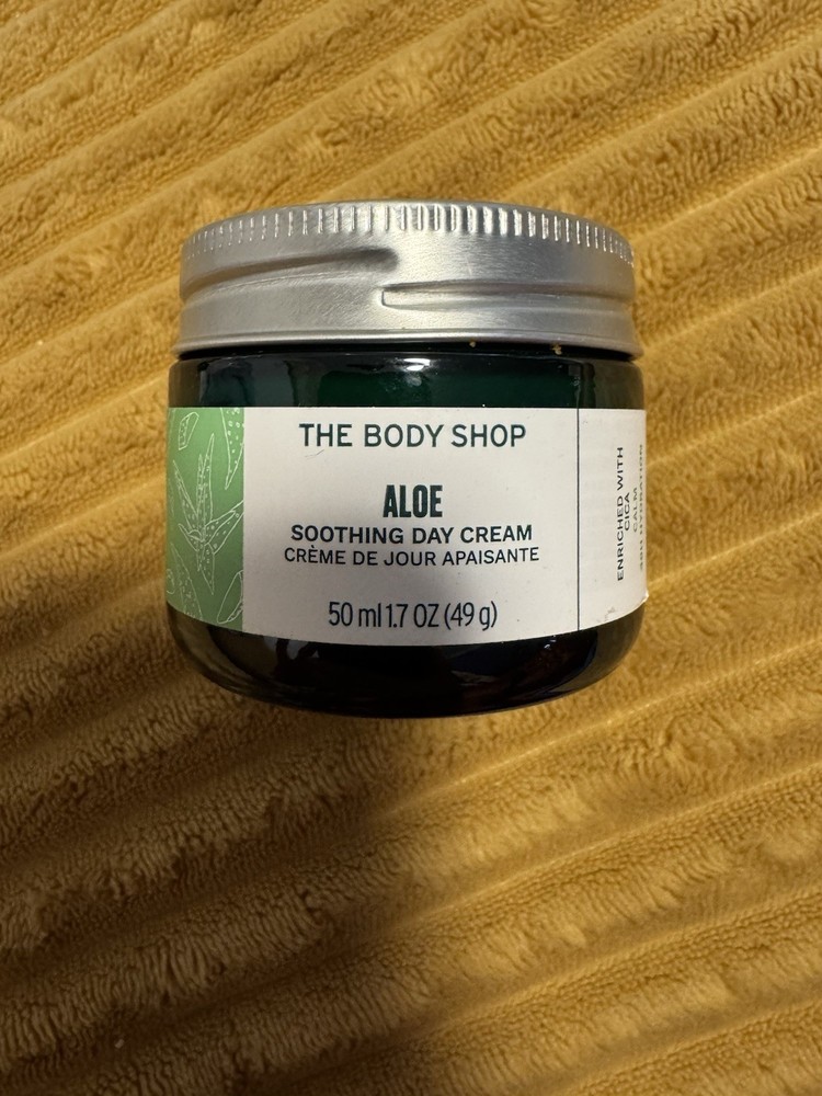 The Body Shop Aloe Soothing Day Cream Creme Sensitive Skin Vegan Calming 1.7 Oz