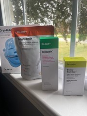Dr.Jart+ Skincare Bundle: Cryo Mask, Brightening Serum, Cicapair, Sunscreen NWT