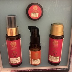 Forest Essentials Luxurious Ayurveda Rose water Mist Lip Boxed Set Exp 2027(a88