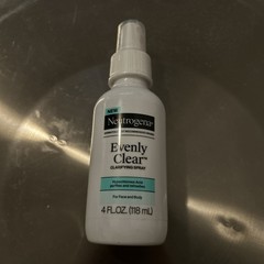 Neutrogena Evenly Clear Clarifying Face & Body Spray 4 fl oz – Full Size