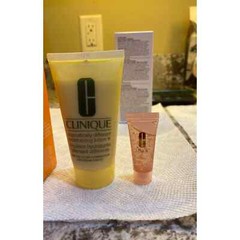 NIB Clinique VitC + Dram Dif Moisturizer
