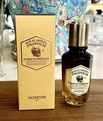 Skinfood Royal Honey Enrich Essence Propolis Extract Moisture Nutrition 50ml NIB