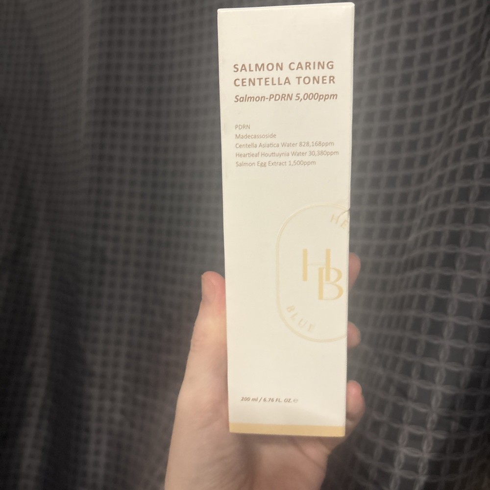 heveblue salmon caring centella Toner 6.76fl Oz New In Box Exp 4/2028
