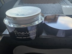 Vine Vera Resveratrol Malbec DNA Magnetic Mask 155ML/5.24OZ BRAND NEW