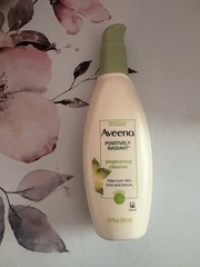 Aveeno Positively Radiant Brightening Facial Cleanser – 6.7oz