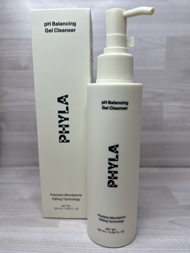 PHYLA pH Balancing Gel Cleanser with Green Tea Zinc and Ceramide Exp. 10/2027
