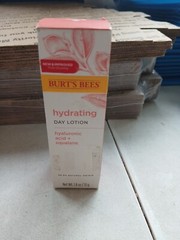 Burt&rsquo;s Bees Hydrating Day Lotion FaceCream with Hyaluronic Acid 1.8 Fl Oz