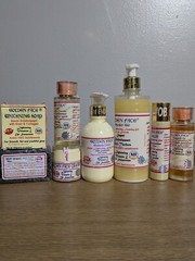 8pcs Golden Face Beauty body lotion, serum, Shower Gel,2Soaps, Oil,cleanser