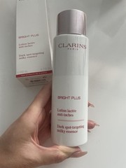 Clarins bright plus dark spot-targeting milky essence 200 ml