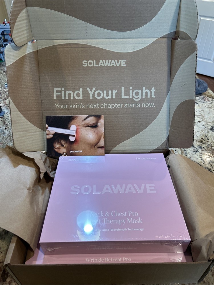 Solawave Wrinkle Retreat Pro Face Mask and Neck & Chest Pro Light Therapy Mask