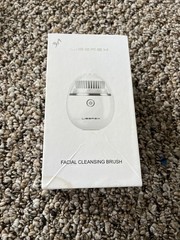 Liberex Facial Cleansing Brush White Ipx6 For Body Waterproof Charging Stand