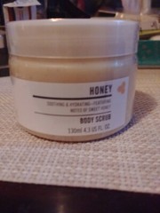 HONEY 🍯 Soothing & Hydrating Body Scrub 4.3 FL.oz.