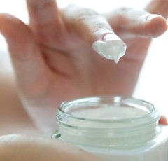 La Rouge Pierre Quartz Infused Hydrating Cream
