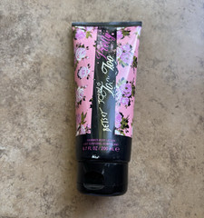 Betsey Johnson Too Too Pretty Shimmer Body Lotion 6.7 fl oz