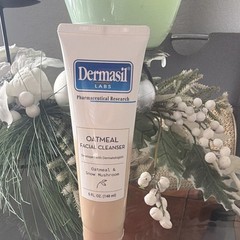 Dermasil Labs Oatmeal Snow Mushroom Facial Cleanser for Face 5 fl oz (148 ml)
