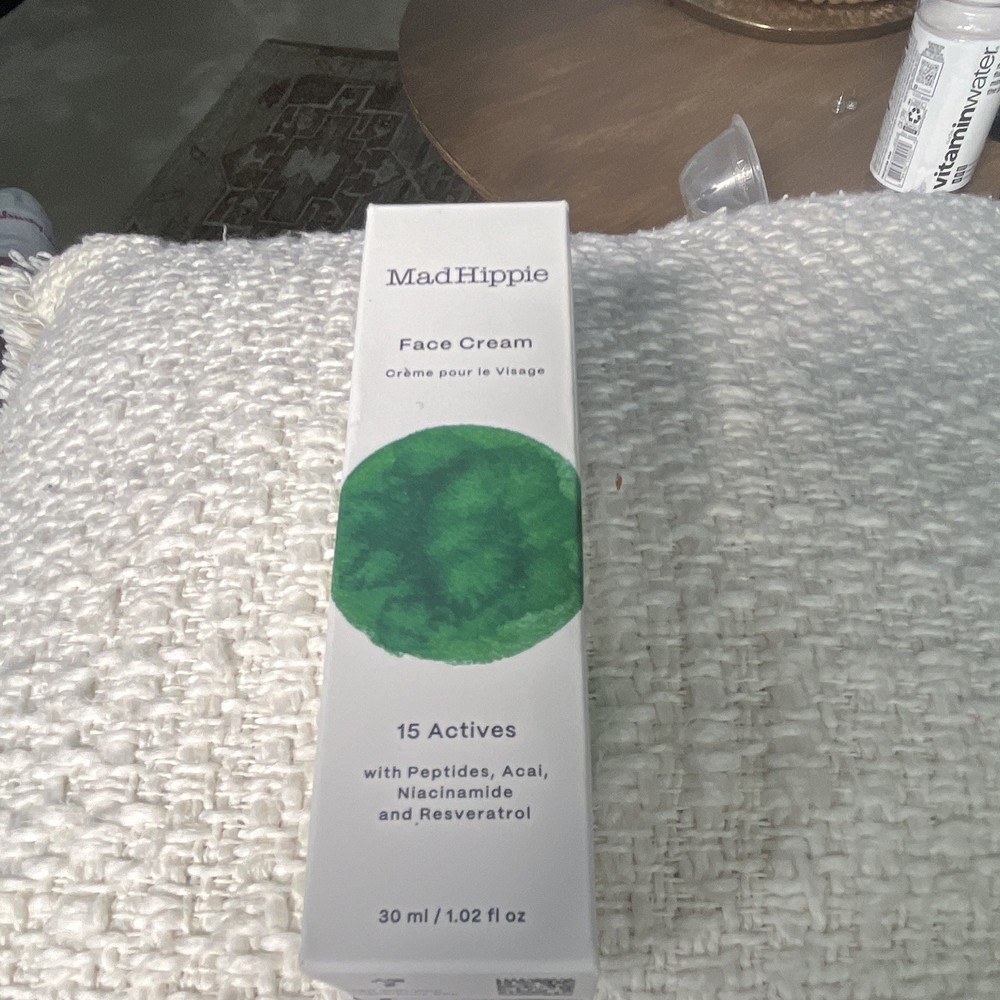 MadHippie Face Cream Moisturizer Peptides Niacinamide Resveratrol 30ml