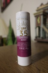 1x ❤️ Bath Body Works ❤️ SPF 35 Sunkissed Berry Sunscreen Lip Balm Stick COLOR