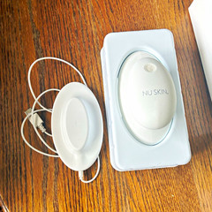 Nu Skin RenuSpa iO Facial Massager w/ USB Charger Base White/Silver
