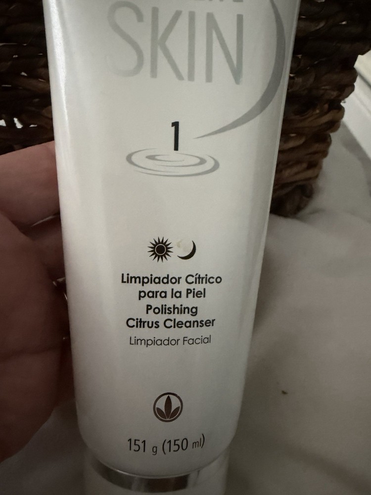 Herbalife Skin Polishing Citrus Gel Cleanser Makeup Removal Niacinamide 150ml