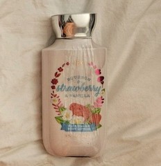 BATH & BODY WORKS STRAWBERRY BOURBON VANILLA BODY LOTION 8 OZ