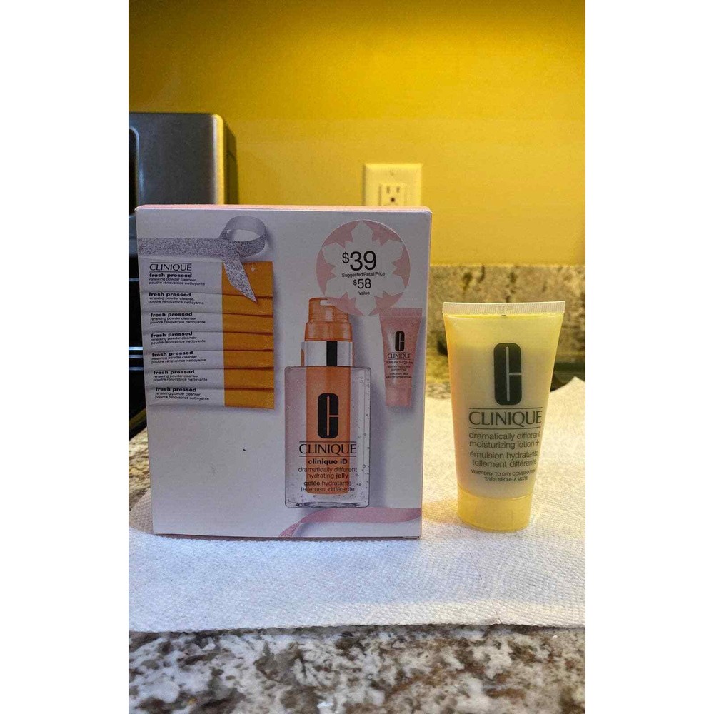 NIB Clinique VitC + Dram Dif Moisturizer