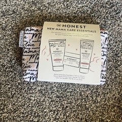 Honest New Mama Care Essentials Honest Beauty Postpartum Moisturizer Nip Balm