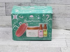 Tree Hut 3 Pc Frosted Sweets Exclusive Gift Set with Body Brush
