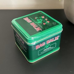 Vermonts Original BAG BALM 8 oz Tin Lanolin Protective Ointment Dry Chapped Skin