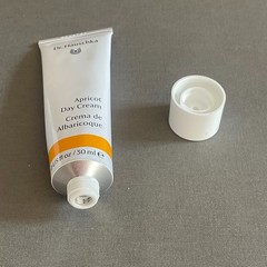 Dr. Hauschka Apricot Day Cream 1.0 oz 30ml Dry Dull Skin Moisturizer NEW 06.2027