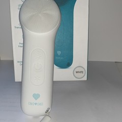 Riki Loves Riki Sonic Facial Cleansing Silicone Brush & Warm Cool LED NEW White