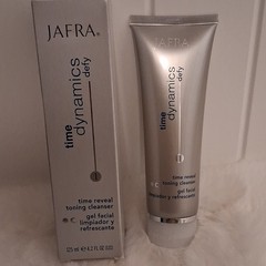 JAFRA Time Dynamics Defy Toning Cleanser
