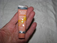 NEW Burt&rsquo;s Bees Squeezy Tinted Balm Sweet Peach 0.43 Oz.