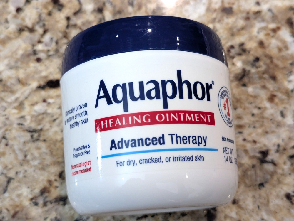 Aquaphor Healing Ointment Advanced Therapy Skin Protectant 14 oz exp: 12/2027