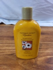 Vtg Victoria Secret Garden Silkening Moisture Rich Body Lotion 8 fl oz Rare