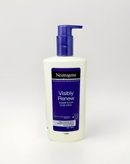 Neutrogena Visibly Renew Firming Body Lotion For Dry Skin With Pump 13.6oz Italy