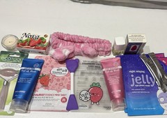 20 Piece Spa Strawberry Masks, Collagen Firming Glass Skin Masks Lot