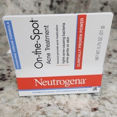 Neutrogena On-the-Spot Acne Treatment Benzoyl Peroxide Oil-Free Cream 0.75 oz