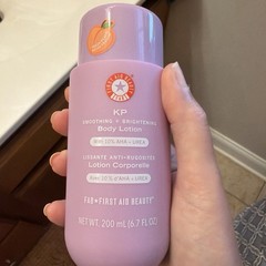 First Aid Beauty KP Smoothing + Brightening Body Lotion – Fresh Peach 6.7 floz