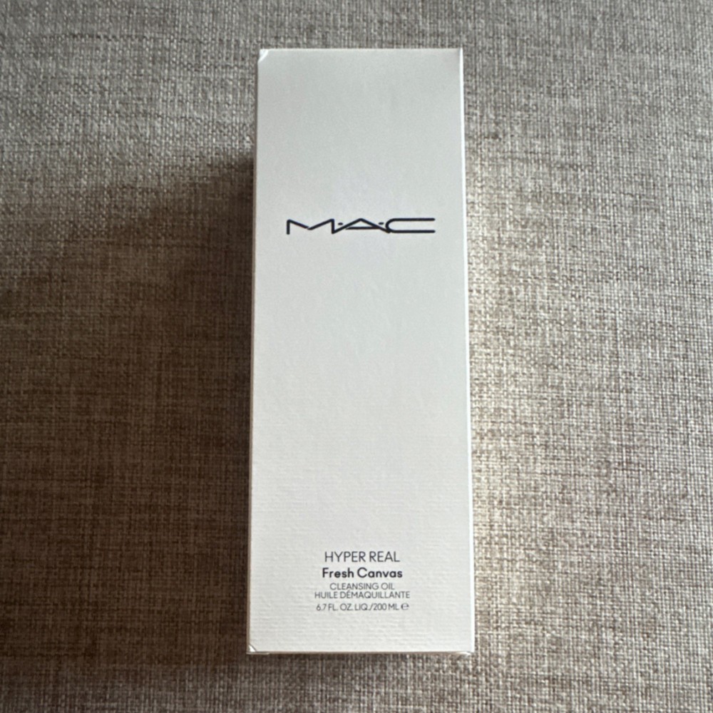 MAC Cosmetics Hyper Real Fresh Canvas Cleansing Oil 6.7 fl oz Makeup Remover