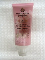 NEW ZEALAND BEAUTY SPA~~NOURISH~~MANDARIN & MANUKA HONEY~~HAND CREAM 2.54 OZ 120