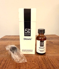 5th & Glow Glowic Antioxidant Booster Serum! NEW! 1 oz.
