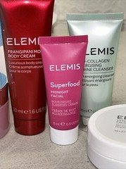 ELEMIS GLOW ON THE GO TRAVEL KIT