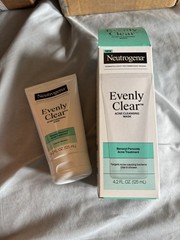 NEW Neutrogena Evenly Clear Acne Cleansing Mask 4.2 fl oz